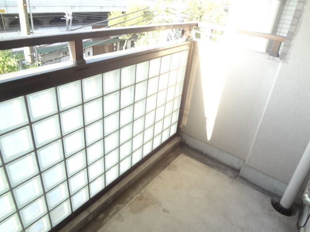 リーグレック元町のバルコニー