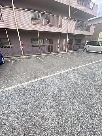 ベルフローラの駐車場