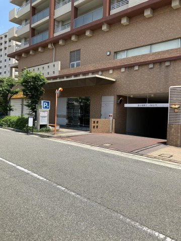 パセオ甲東園の駐車場