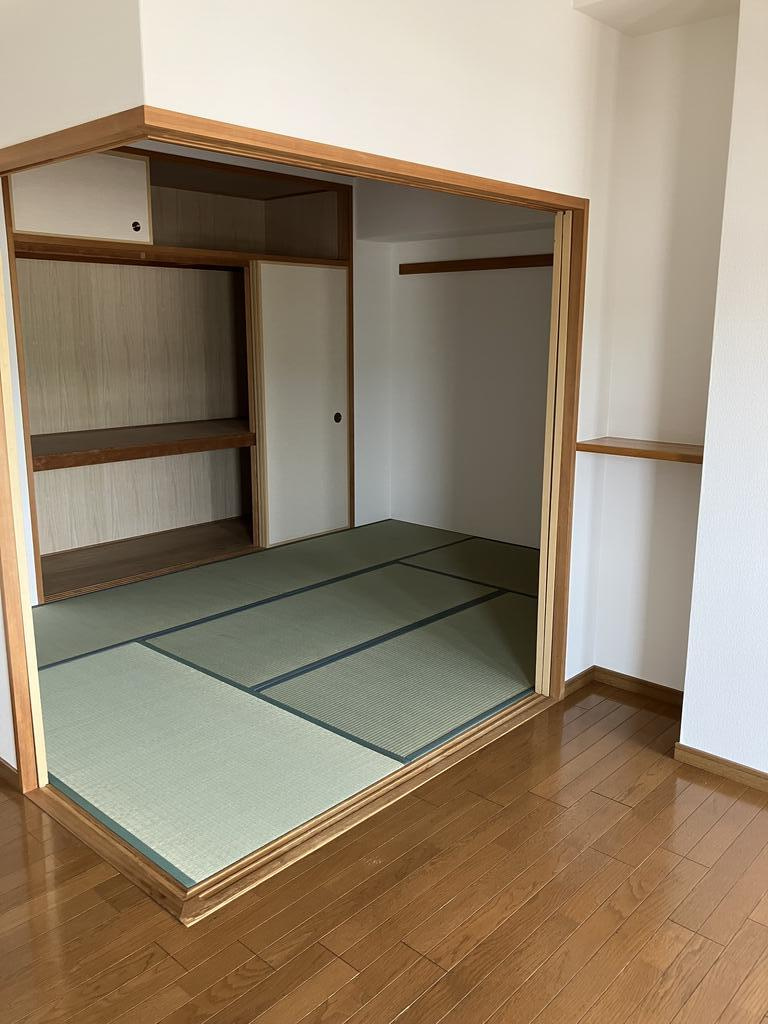 パセオ甲東園の居間・リビング