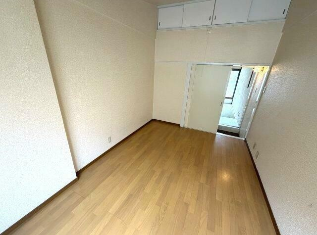 深江南町テラスハウスの居間・リビング