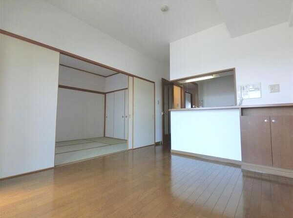 プレステージ深江南町の居間・リビング