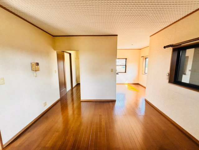 八街市東吉田　中古戸建の居間・リビング