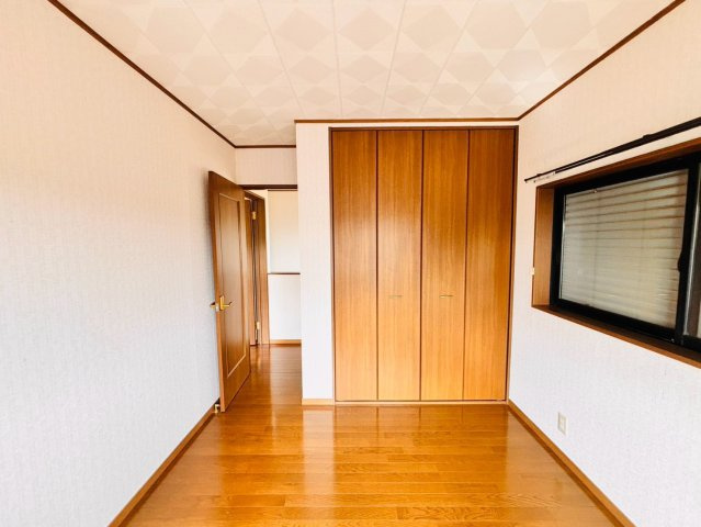 八街市東吉田　中古戸建の洋室