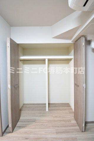 大阪市中央区南本町１丁目の賃貸マンションの収納