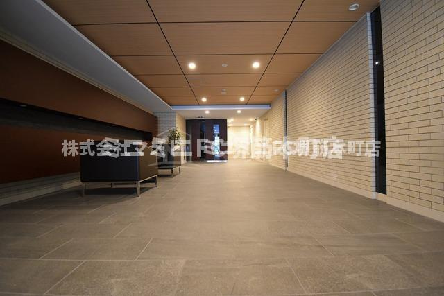 大阪市中央区南本町１丁目の賃貸マンションのロビー