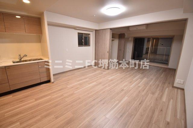 大阪市中央区南本町１丁目の賃貸マンションの居間・リビング