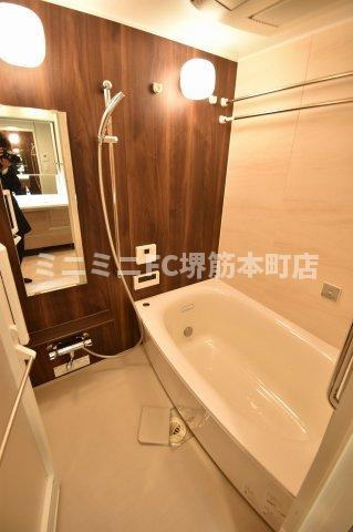 大阪市中央区南本町１丁目の賃貸マンションの浴室