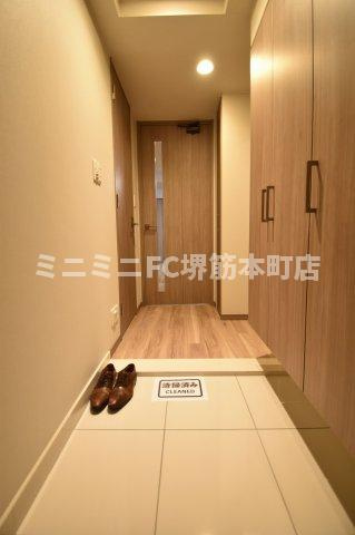 大阪市中央区南本町１丁目の賃貸マンションの玄関