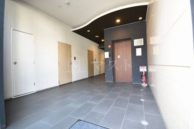 大阪市中央区農人橋２丁目の賃貸マンションのロビー