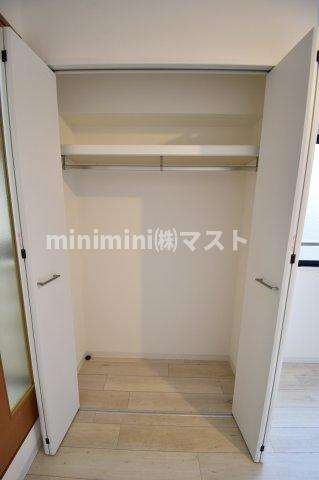 大阪市中央区釣鐘町２丁目の賃貸マンションの収納