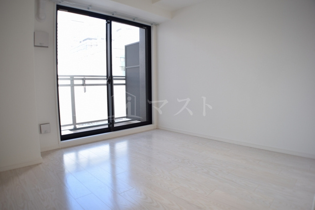 大阪市中央区南本町２丁目の賃貸マンションの居間・リビング
