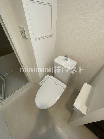 大阪市中央区東心斎橋２丁目の賃貸マンションのトイレ