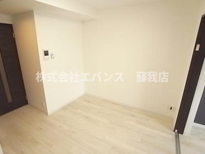【居間・リビング】 | ジーメゾン千葉浜野 | こちらの居間で趣味の時間をお楽しみください