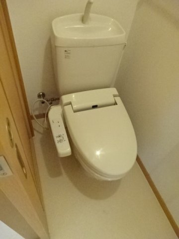 コンフォルターブルⅣのトイレ|清潔感のあるトイレです