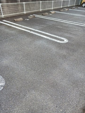 カーサ　ラウレールⅡの駐車場|駐車場があるので、車を買う予定の方も安心です