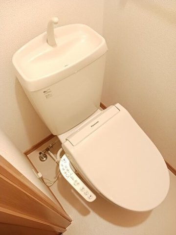 ミーツハオスのトイレ|落ち着いた色調のトイレです