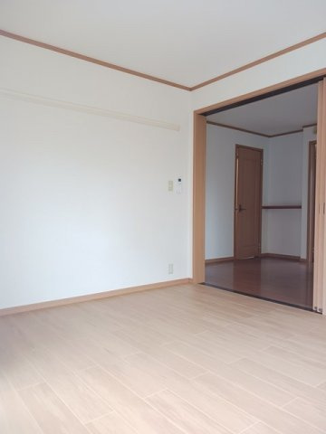 ミーツハオスの内装|明るい室内です