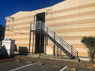 レオパレスかたくりの外観