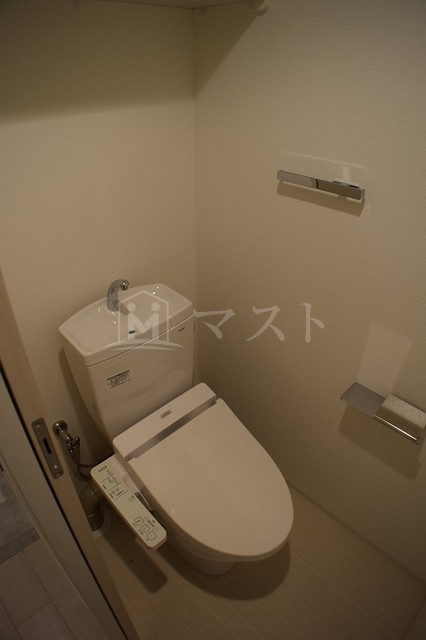 大阪市中央区常盤町２丁目の賃貸マンションのトイレ