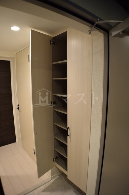 大阪市中央区常盤町２丁目の賃貸マンションの玄関