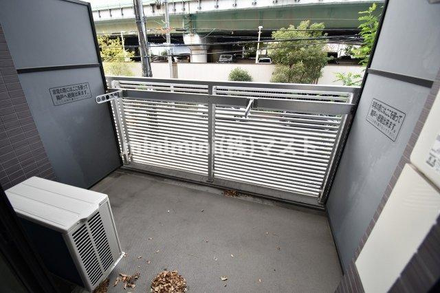 大阪市中央区南久宝寺町４丁目の賃貸マンションのバルコニー