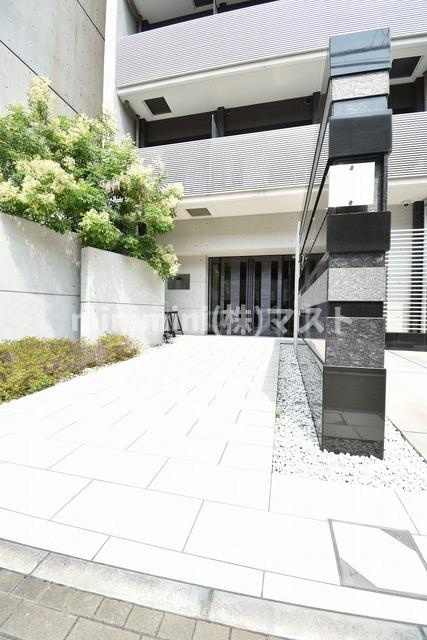 大阪市中央区南久宝寺町４丁目の賃貸マンションのエントランス