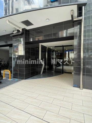 大阪市中央区徳井町２丁目の賃貸マンションのエントランス