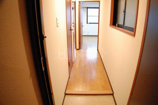 大阪市中央区鎗屋町２丁目の賃貸マンションの玄関