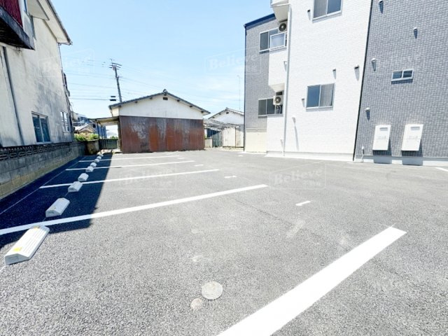 ウィンクルム・CRESTの駐車場|駐車スペースもあります☆