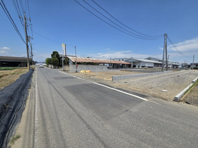 新築　太田市大原町第9　クレイドルガーデン　3号棟の前面道路含む現地写真|現地写真　西側接道幅員約5.4ｍ