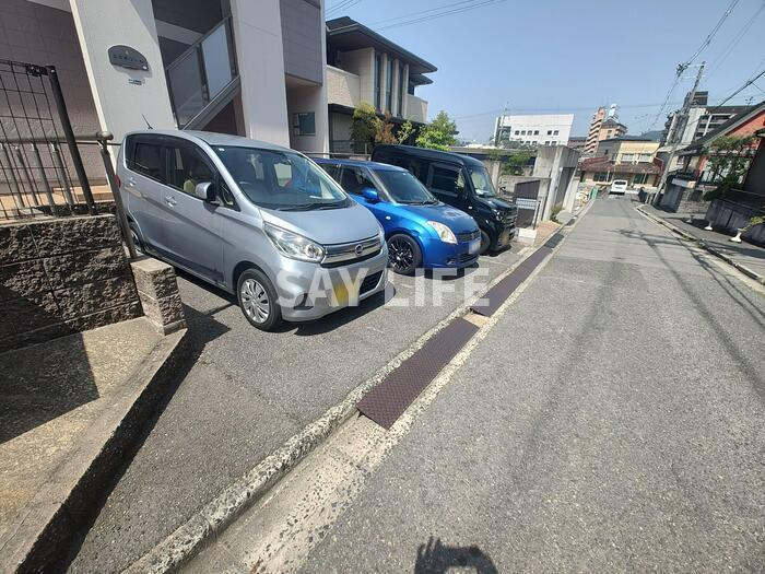 エスポワールの駐車場