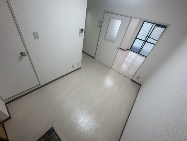 アイワステーションビルⅥ号館の居間・リビング
