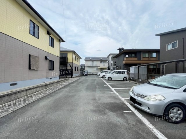 サンハイツAKIYAMAの駐車場|駐車スペースもあります☆
