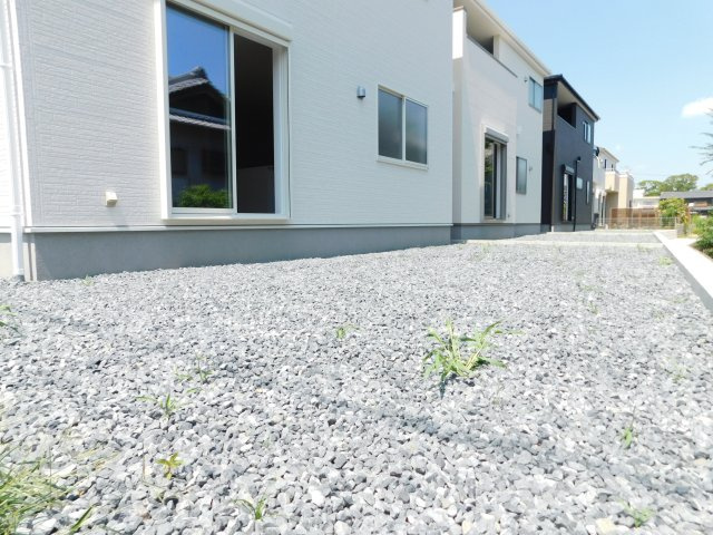 海部郡大治町大字八ツ屋字裏畑の新築一戸建の庭|◇庭◇　　陽当たり良好な広々庭付き♪　ガーデニングなどが楽しめます♪