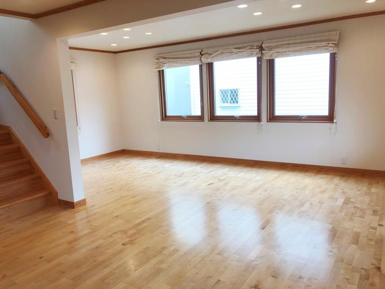 堀之内戸建の居間・リビング