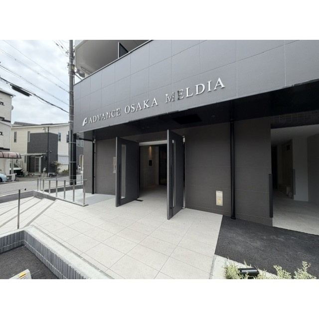 アドバンス大阪メルディアのエントランス