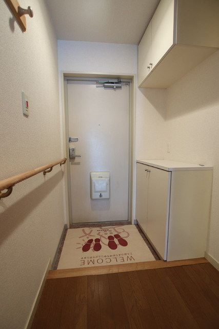 玄関横にシューズボックスがついているので、片付いた玄関がキープできます。