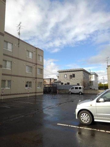 パレ麻生の駐車場