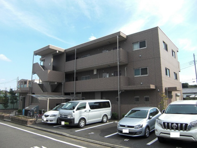 ★敷地内駐車場★（空き状況・使用料等詳細はご確認下さい）
