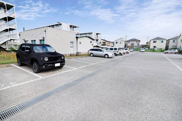 ビレッジハウス鎌ヶ谷1号棟の駐車場