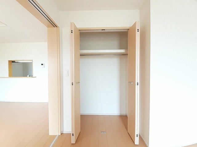 ニューシティ下堀Ⅱの収納|ちょっとした収納スペースも充実しています