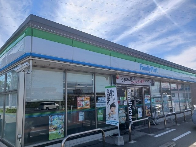 サンリットＢの周辺|ファミリーマートまで800m