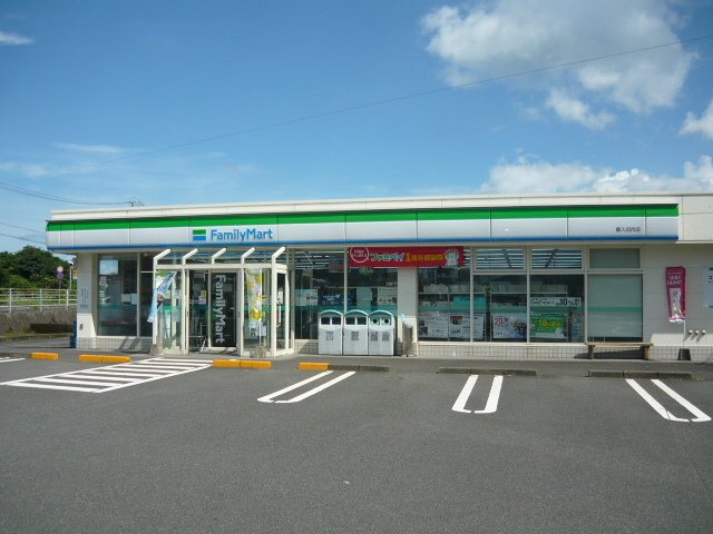 ワンダフルＴＫⅡの周辺|ファミリーマート喜入旧市店まで700m