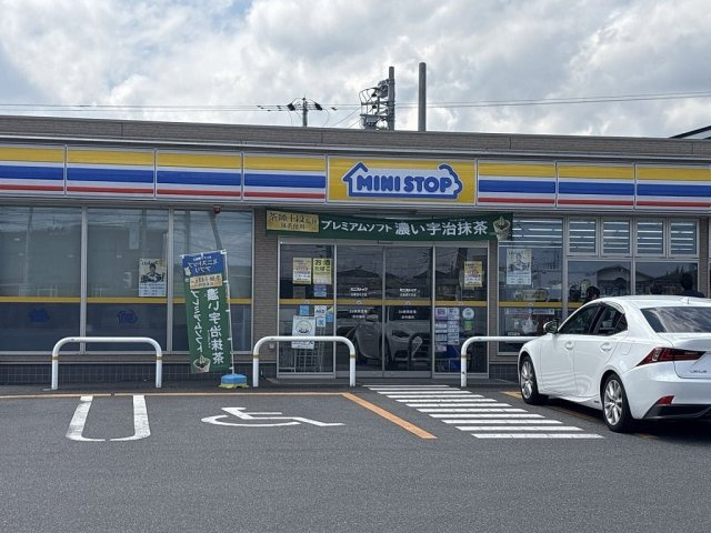 レオパレスロワメゾンの周辺