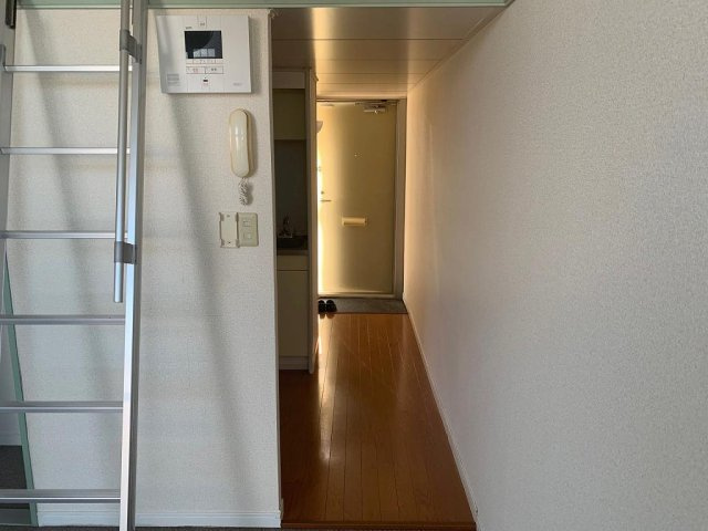 レオパレスＫ・Ｎ・Ａの玄関