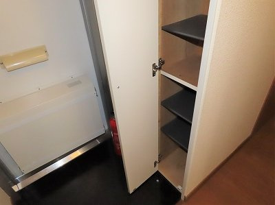 レオパレス神田町の玄関|シューズボックスあり