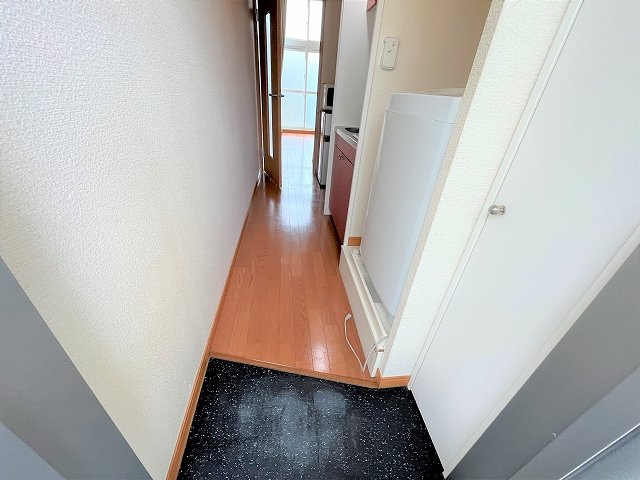 レオパレス芳山荘Ⅰの玄関