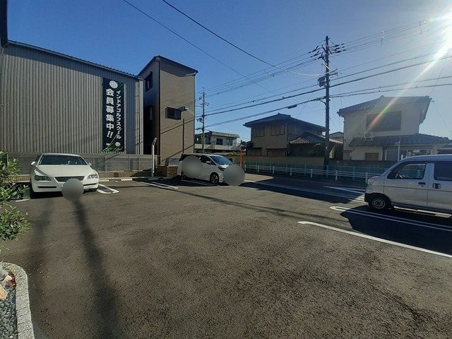 グランメゾン雅の駐車場