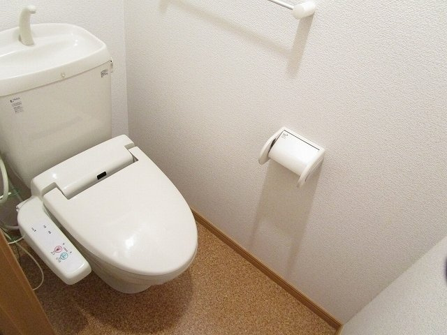 トムトックⅠのトイレ|ゆったりとした空間のトイレです